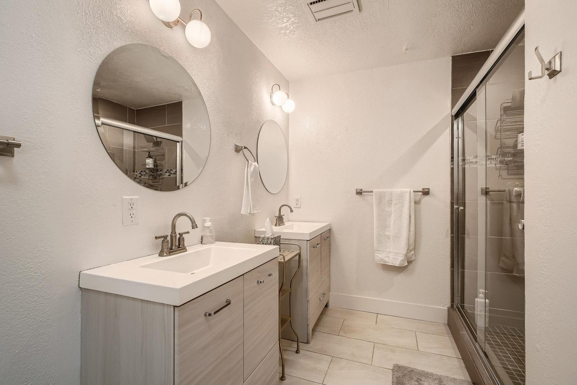 Lux Life! Location For Business Or Play! * Las Vegas